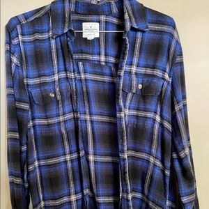 American Eagle women’s small blue flannel
